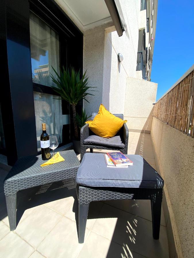 M & B Beach Apartment Valencia Buitenkant foto